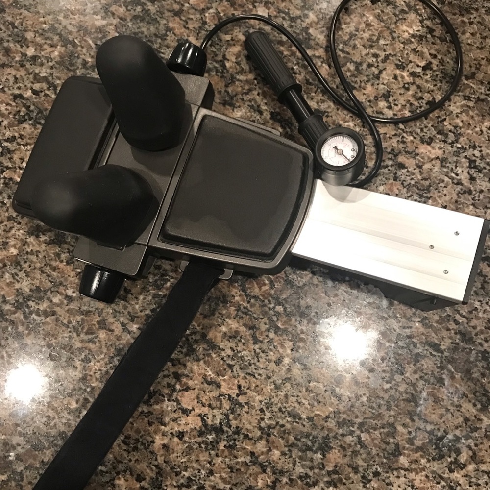 Saunders cervical neck traction with carry bag